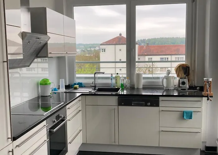 Appartement Mit Balkon In Neuer, Heller Penthouse