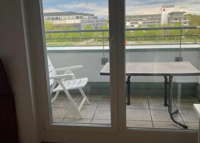 Appartement Mit Balkon In Neuer, Heller Penthouse